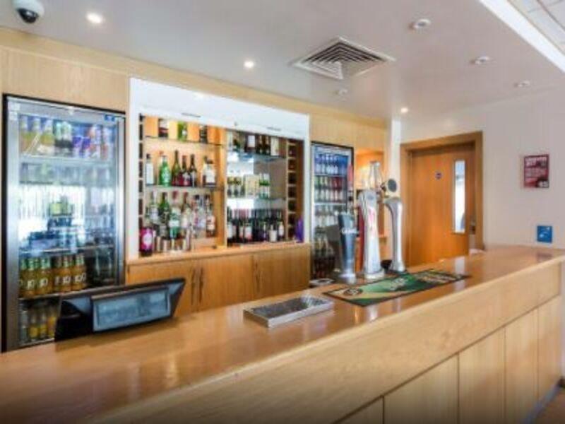 Travelodge Sunbury M3 3* Londra